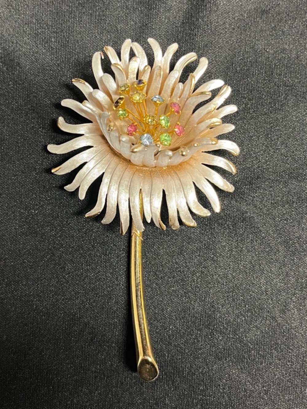 Vintage Mum Daisy Multicolor Crystal Brooch Pin